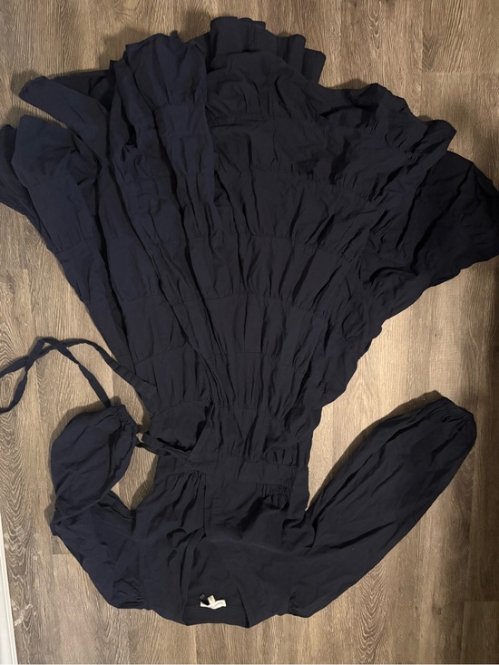 Gibson Latimer Dresses & Skirts - Gibson Latimer Navy Midi wrap Dress with mod length elastic Sleeves